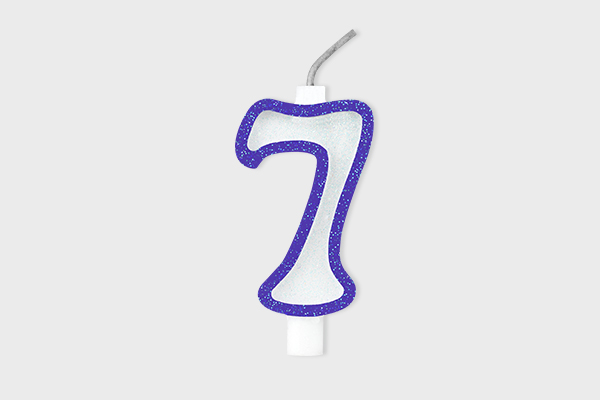 VELA DE ANIVERSÁRIO CONTORNADA N.7 LILÁS 
