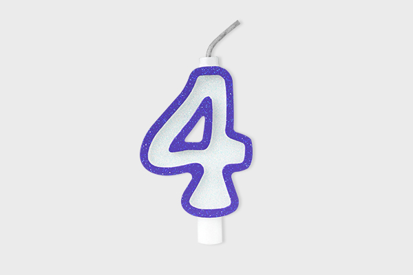 VELA DE ANIVERSÁRIO CONTORNADA N.4 LILÁS